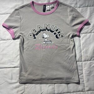 Y2K Graphic Baby Tee Gray and Pink Peanuts T-Shirt